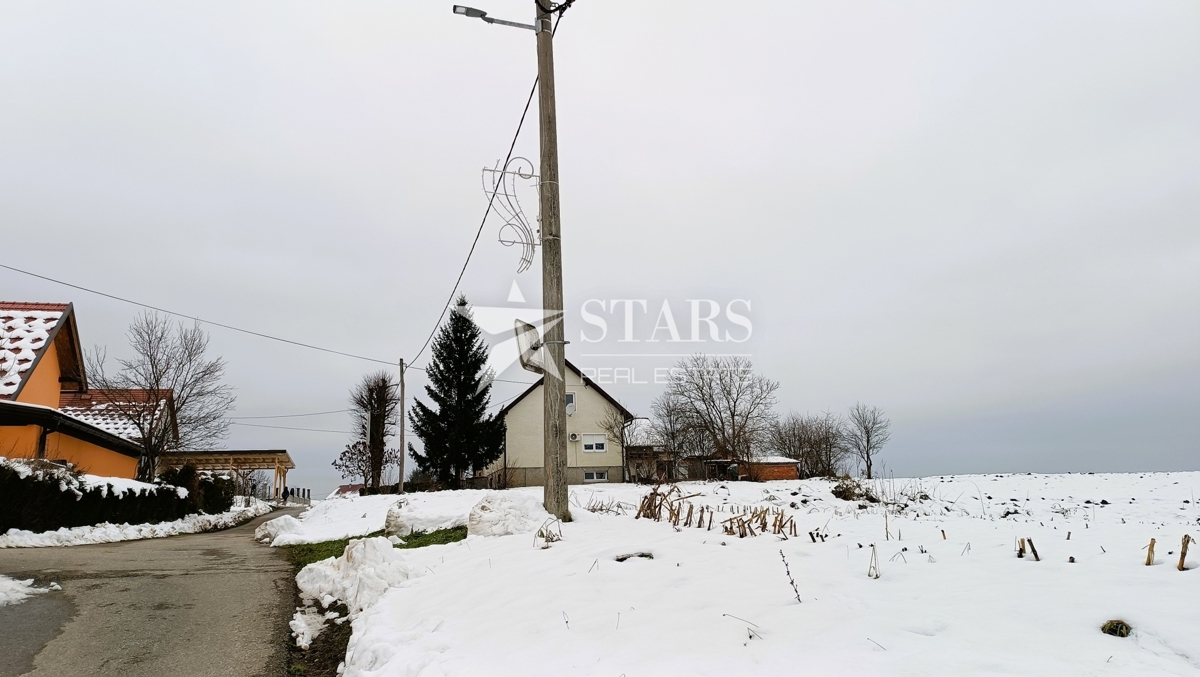 Josipdol, Stavbno - kmetijsko zemljišče 4.100 m2