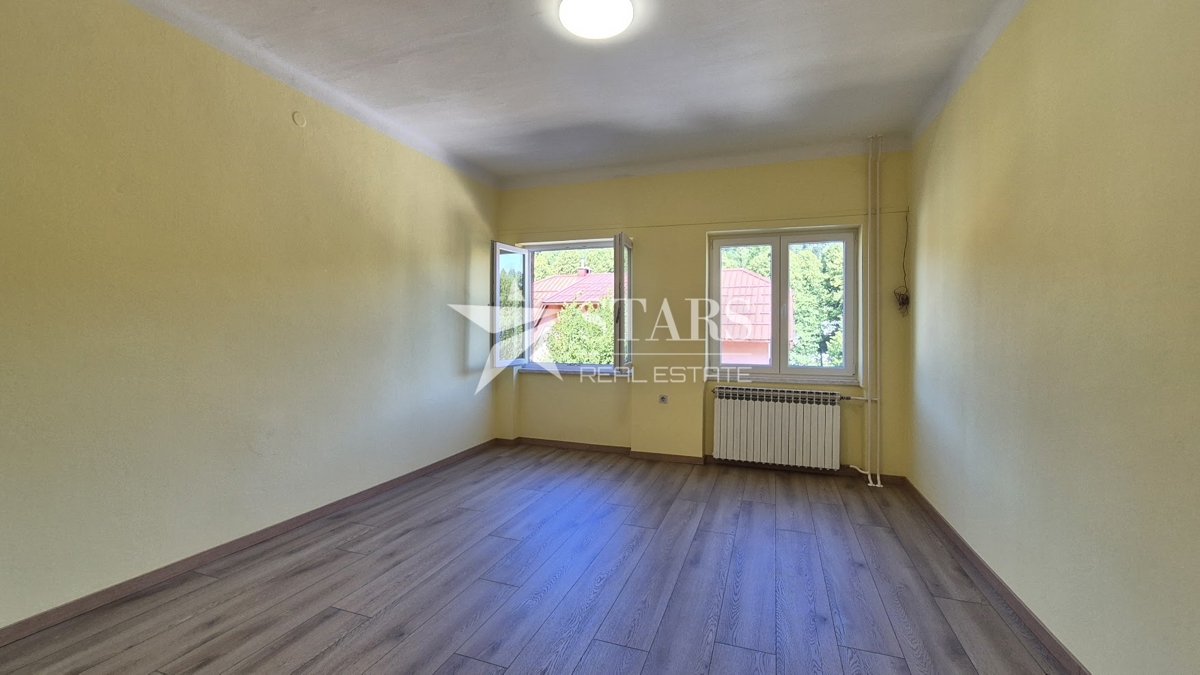 Gorski kotar, Delnice – Poslovni prostor v središču mesta, 23 m²
