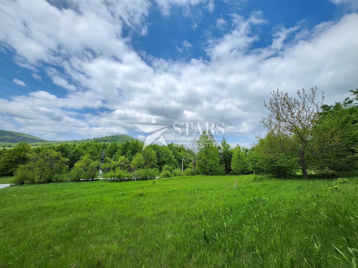 Gorski kotar, Stari Laz – Stavbno & kmetijsko zemljišče, 2614 m²