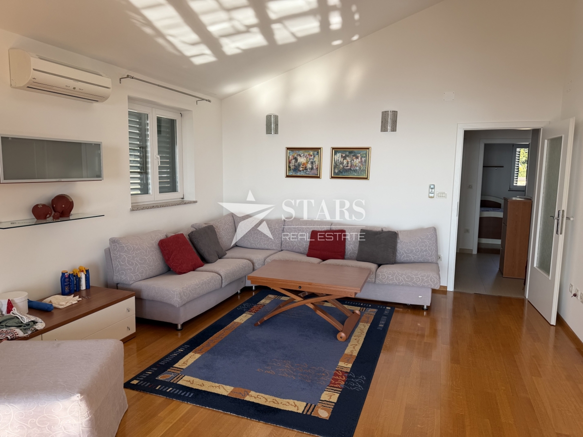 Opatija - Ičići – mansardno stanovanje 2s+db, odprt razgled, odlična priložnost