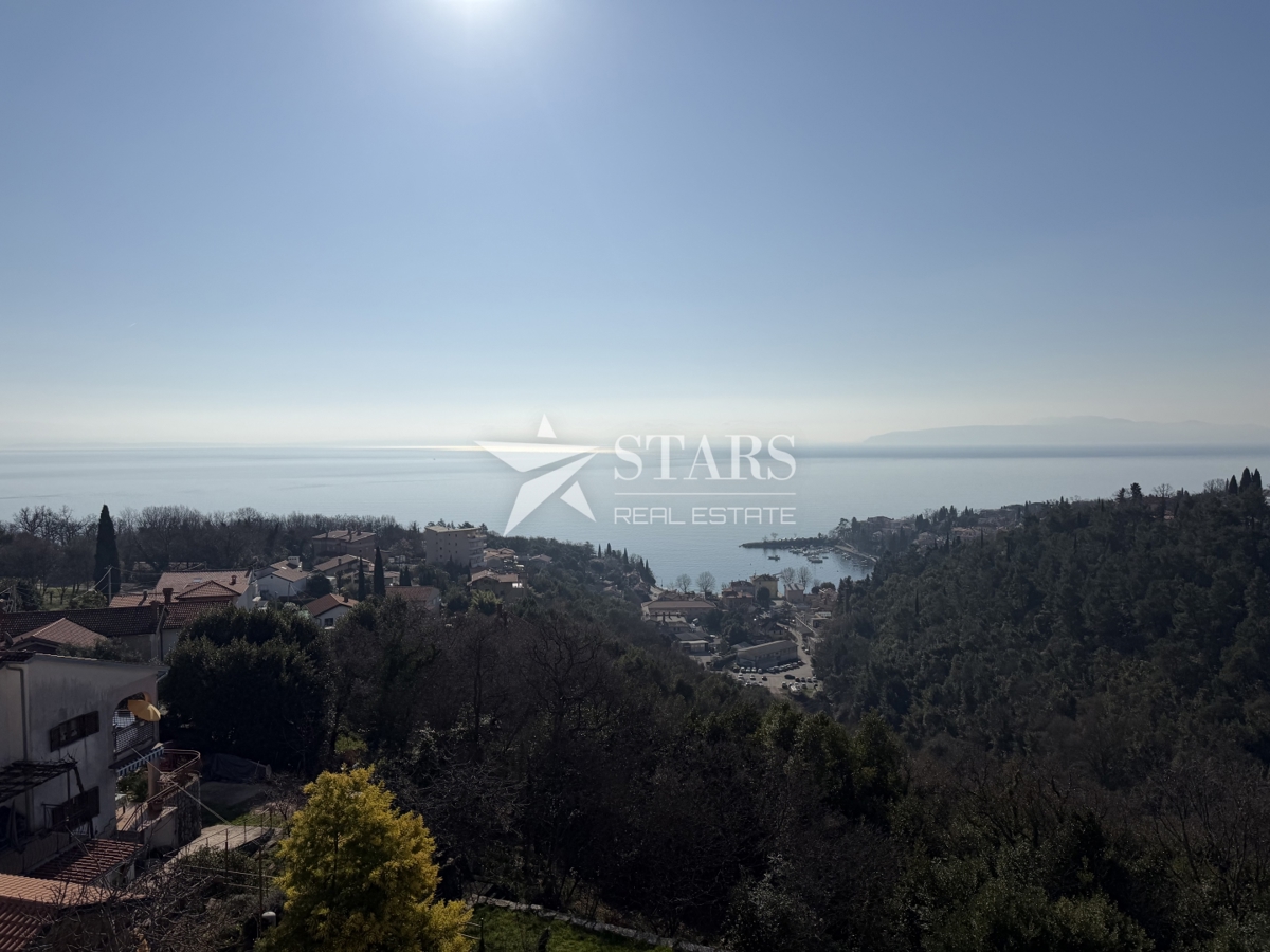 Opatija - Ičići – mansardno stanovanje 2s+db, odprt razgled, odlična priložnost