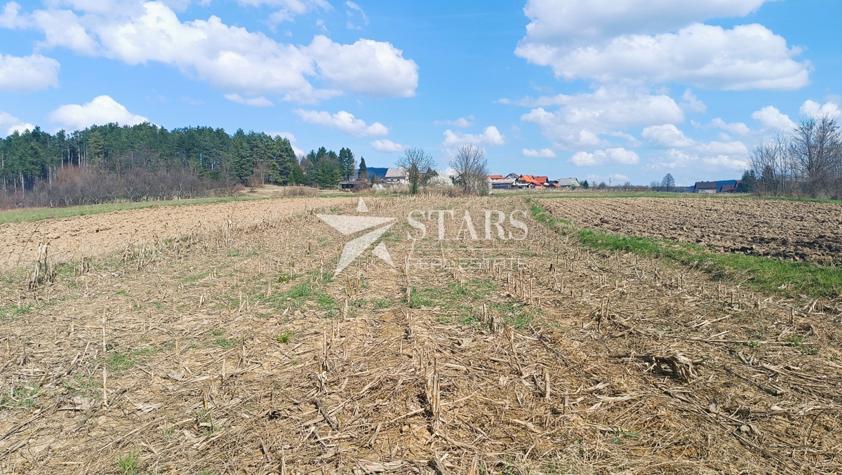 Ogulin - Na prodaj je gradbeno zemljišče s skupno površino 1.374 m².