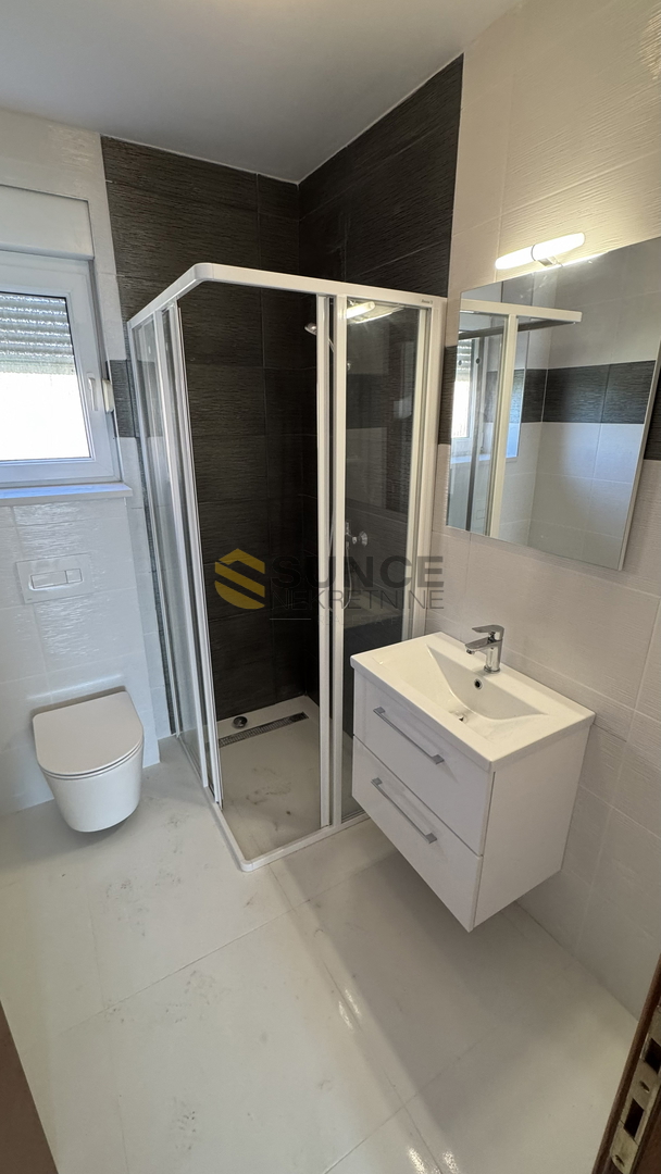 Mesto Krk — dvonadstropno stanovanje z razgledom na morje!