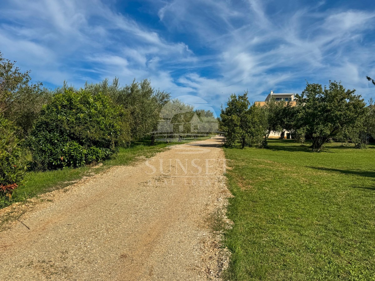 GRADBENO ZEMLJIŠČE – DRUGA VRSTA OD MORJA V OKOLICI UMAGA