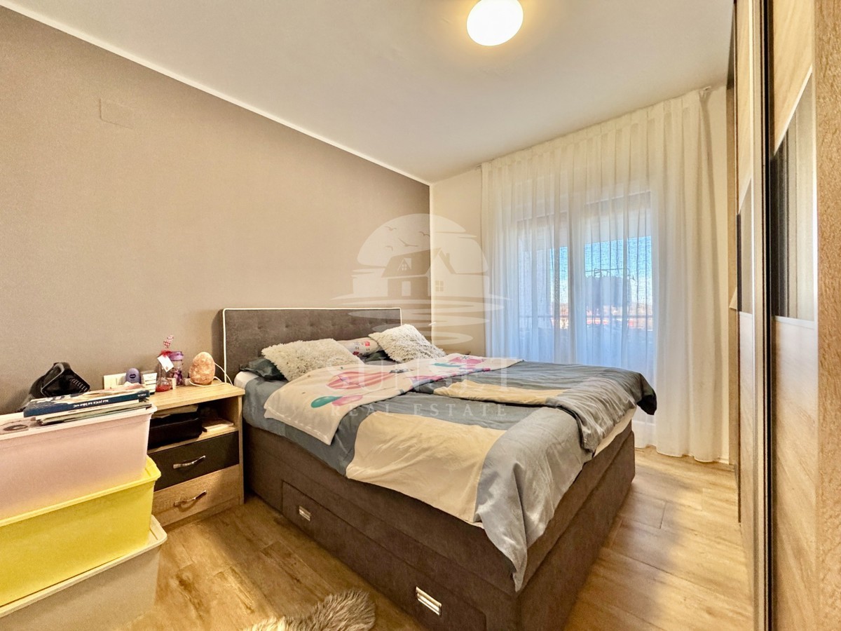 DVOSOBNO STANOVANJE S TERASO V BLIŽINI SLOVENSKE MEJE