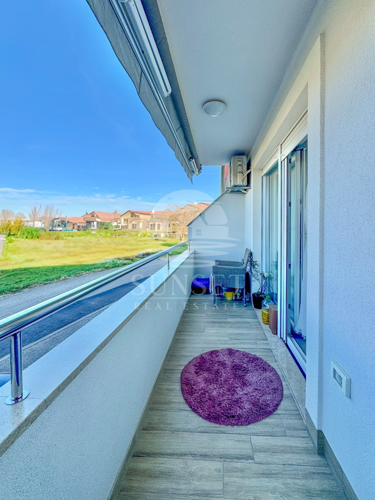 DVOSOBNO STANOVANJE S TERASO V BLIŽINI SLOVENSKE MEJE