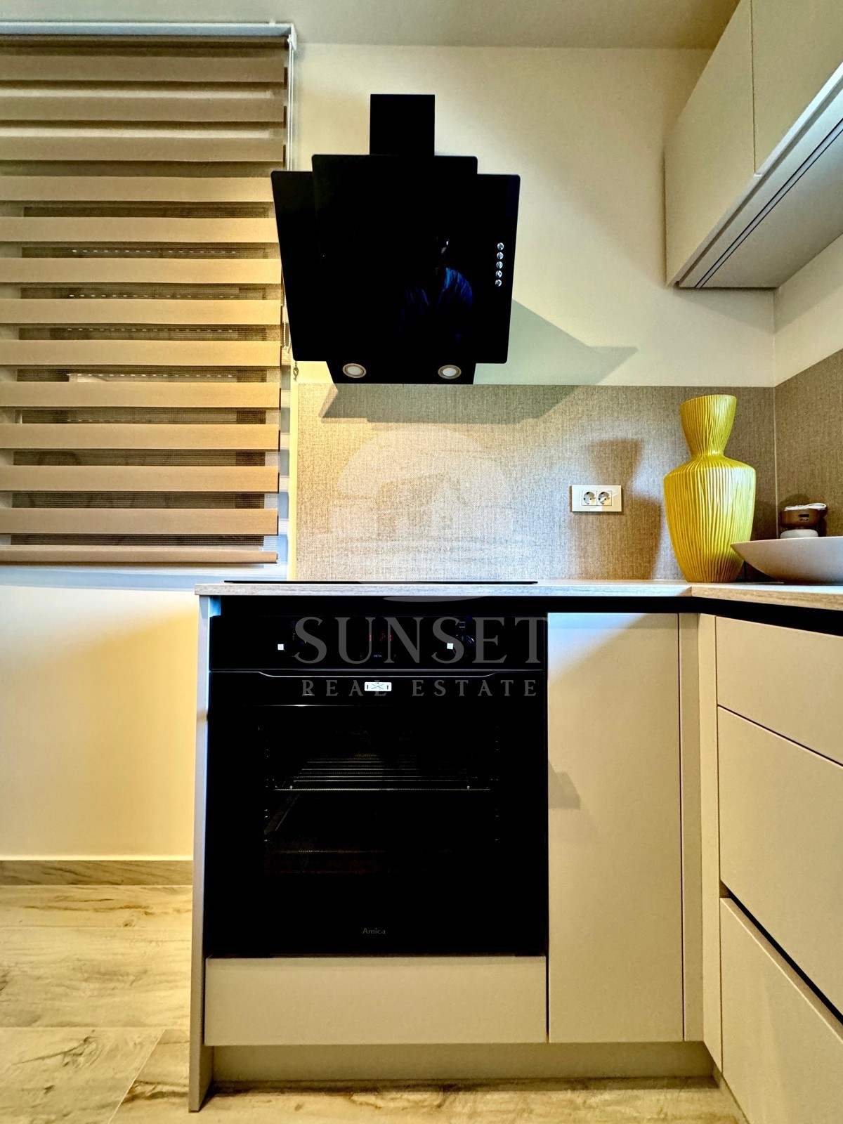 SODOBEN APARTMA LE 300 METROV OD MORJA (E2)