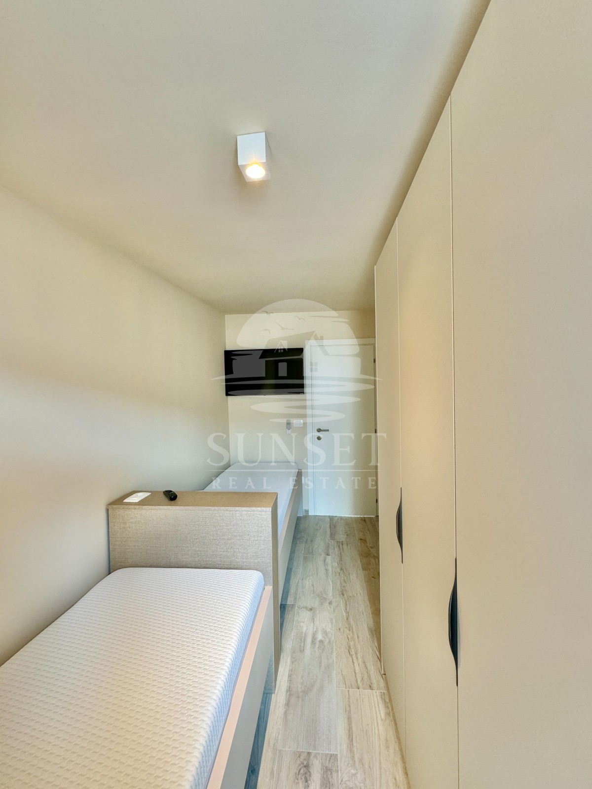 SODOBEN APARTMA LE 300 METROV OD MORJA (E2)