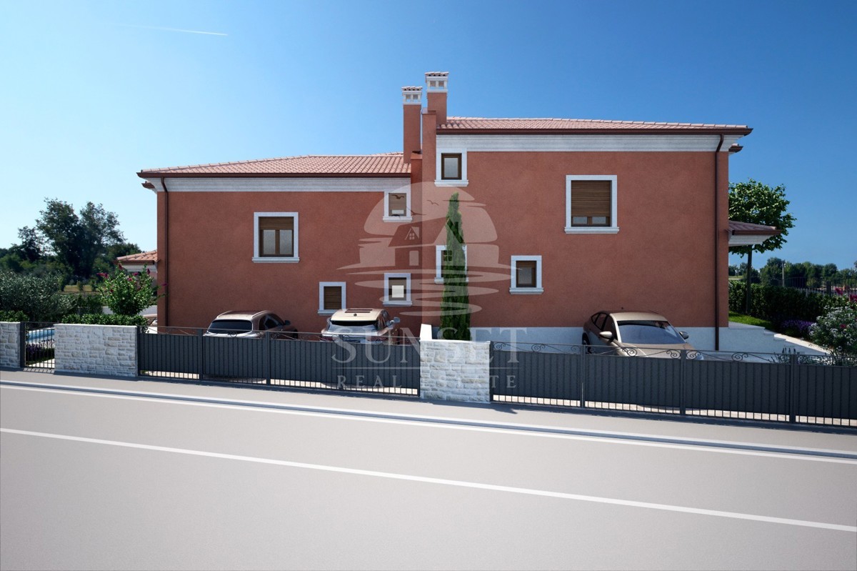 MODERNA DVOJNA HIŠA VRHUNSKE KAKOVOSTI V OKOLICI MOMJANA