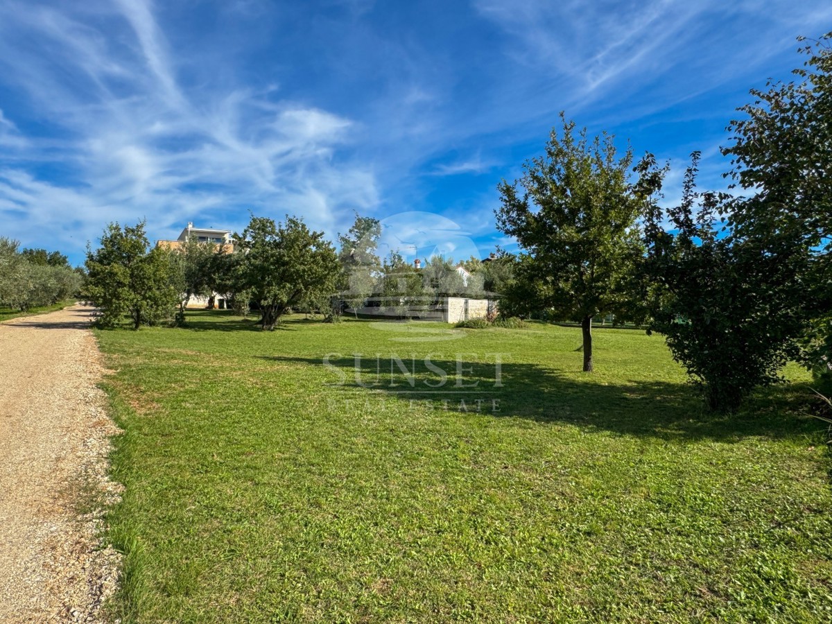 GRADBENO ZEMLJIŠČE – DRUGA VRSTA OD MORJA V OKOLICI UMAGA