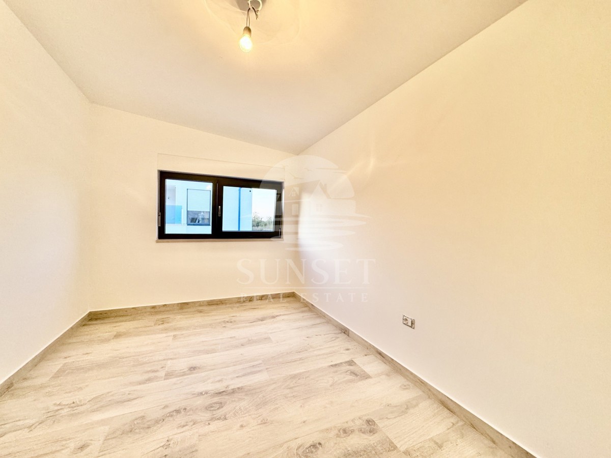 MODEREN APARTMA LE 300 METROV OD MORA (D4)