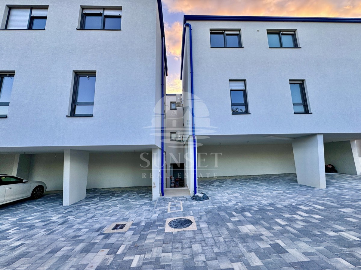 MODEREN APARTMA LE 300 METROV OD MORA (D4)