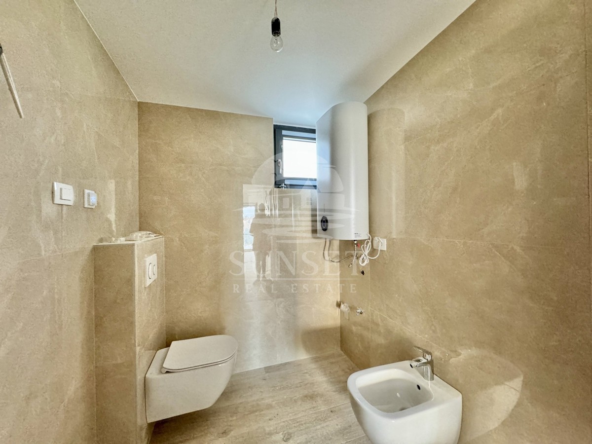 MODERNO STANOVANJE LE 300 METROV OD MORA (F4)