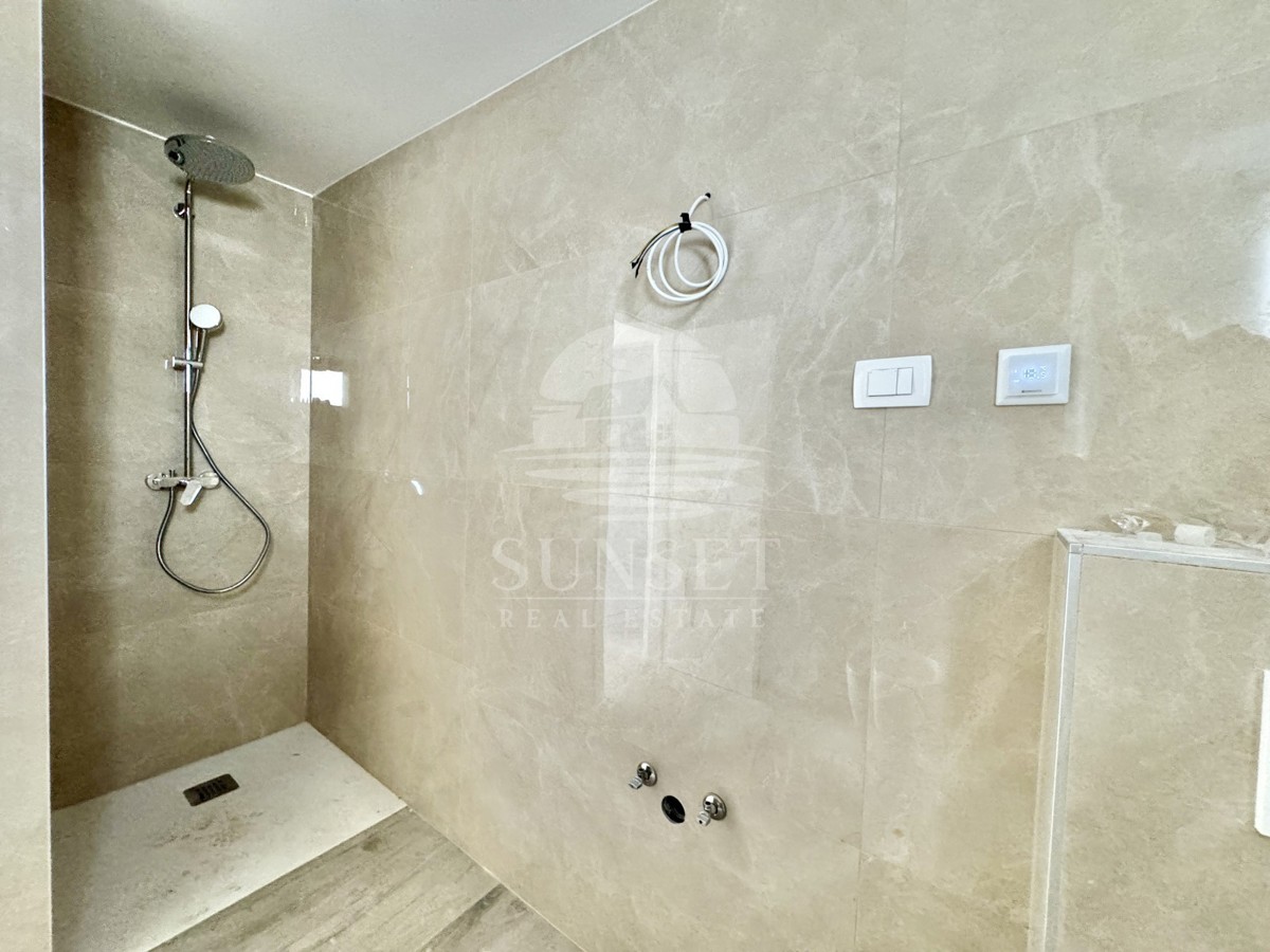 MODERNO STANOVANJE LE 300 METROV OD MORA (F4)