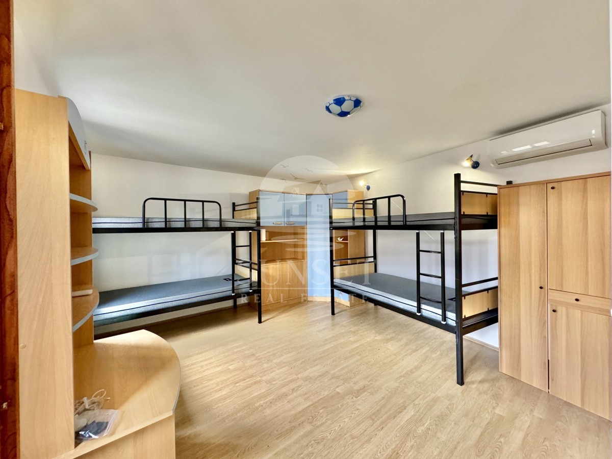 HIŠA V STAROMESTNEM JEDRU BUJ – ZA NAJEM, INVESTICIJO IN CELOLETNO BIVANJE