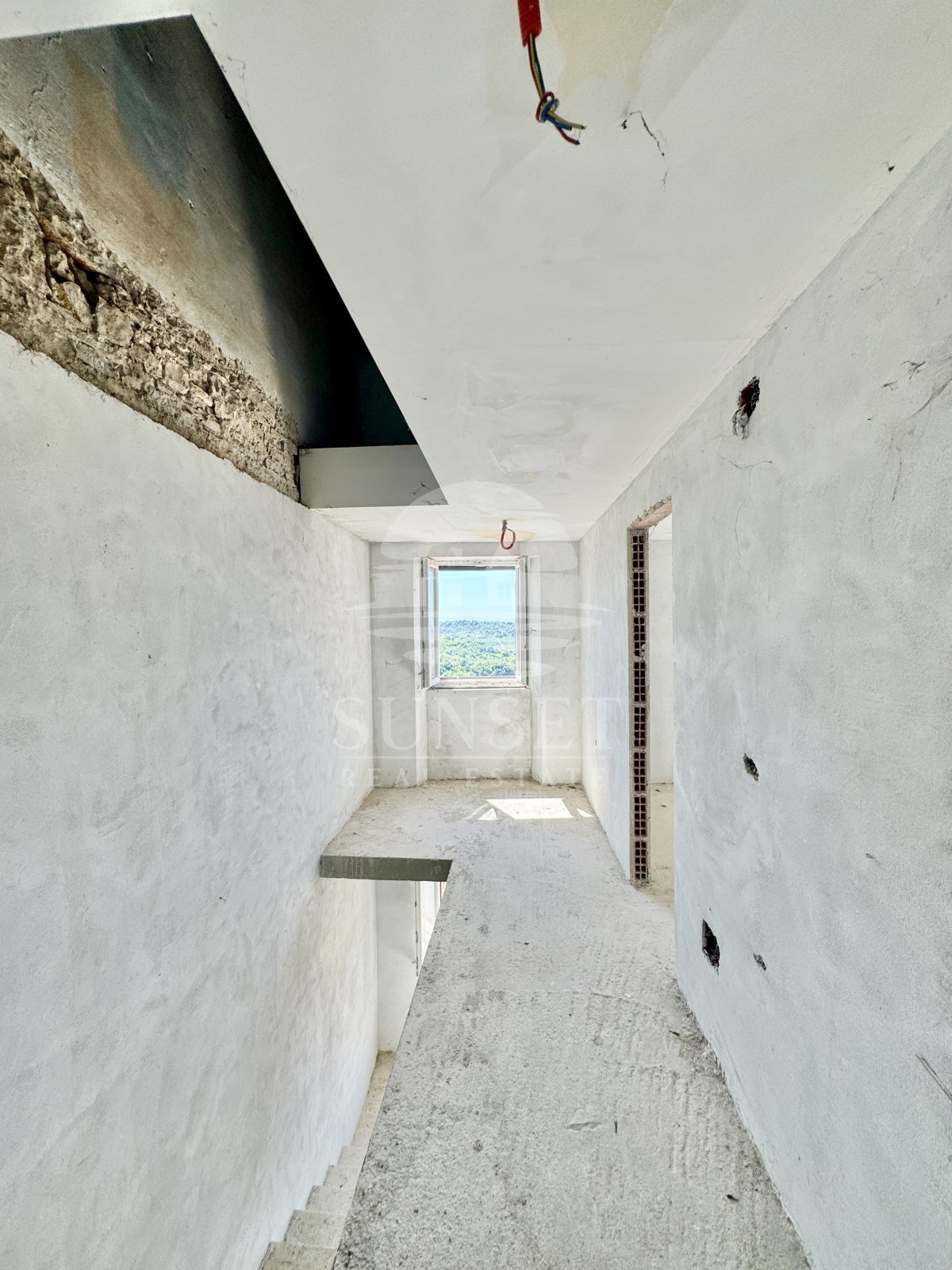 HIŠA V BUJAH – SAMO PRI NAS V PONUDBI