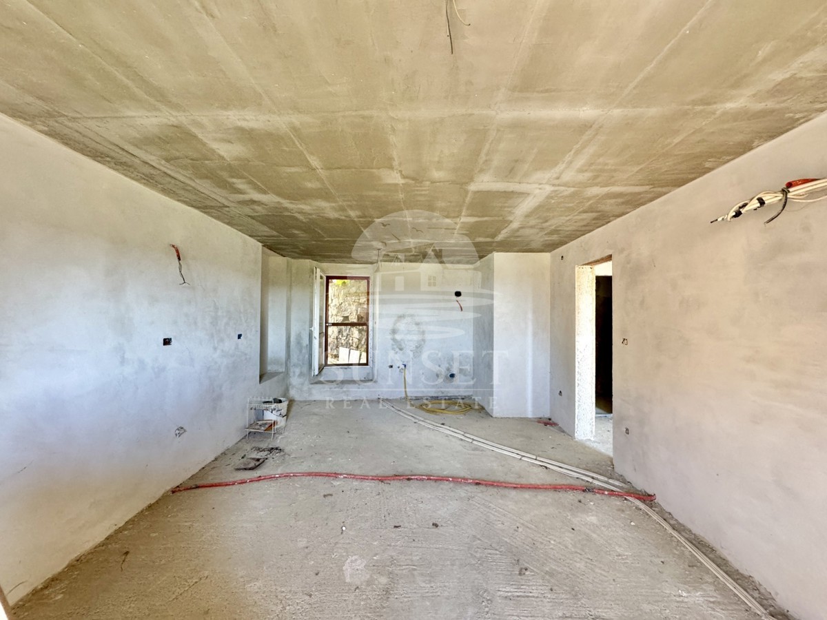 HIŠA V BUJAH – SAMO PRI NAS V PONUDBI