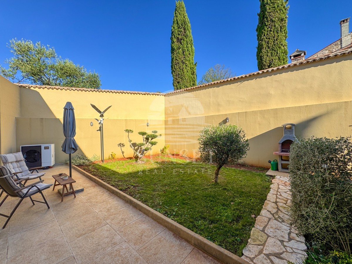 ISTRA, BUJE – KVALITETNO OBNOVLJENA TRADICIONALNA ISTRSKA HIŠA