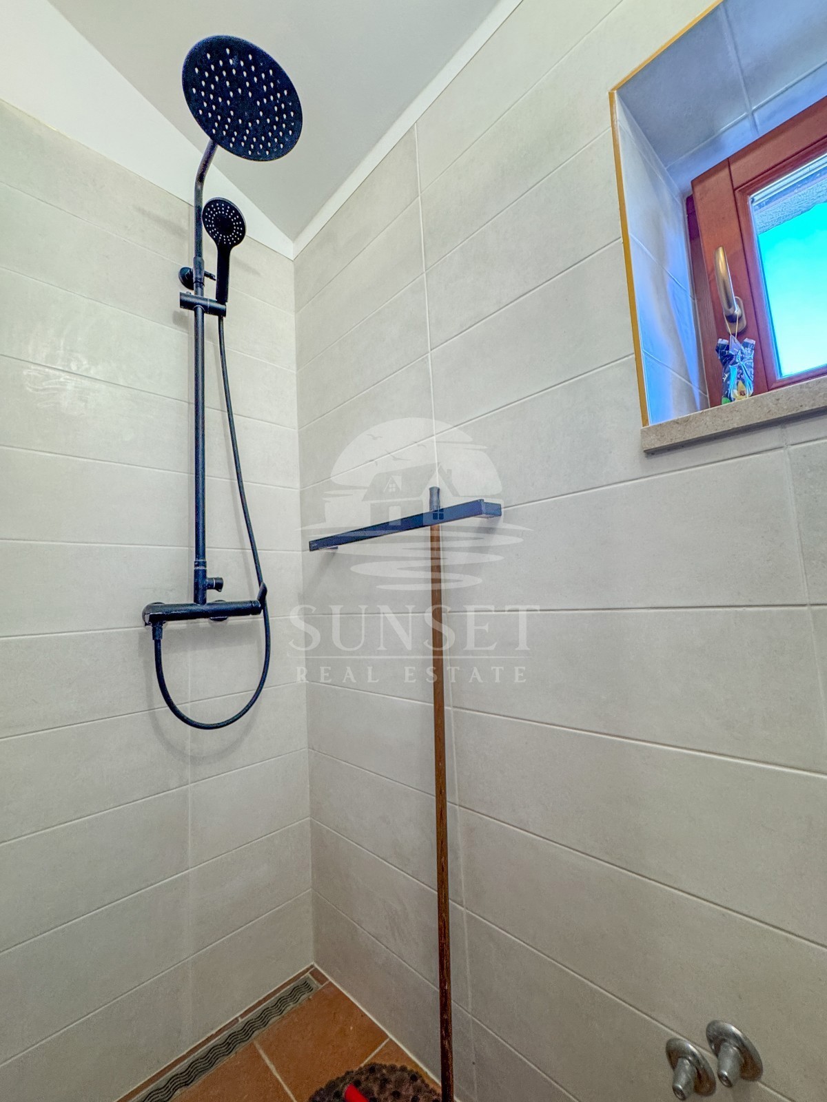 ISTRA, BUJE – KVALITETNO OBNOVLJENA TRADICIONALNA ISTRSKA HIŠA