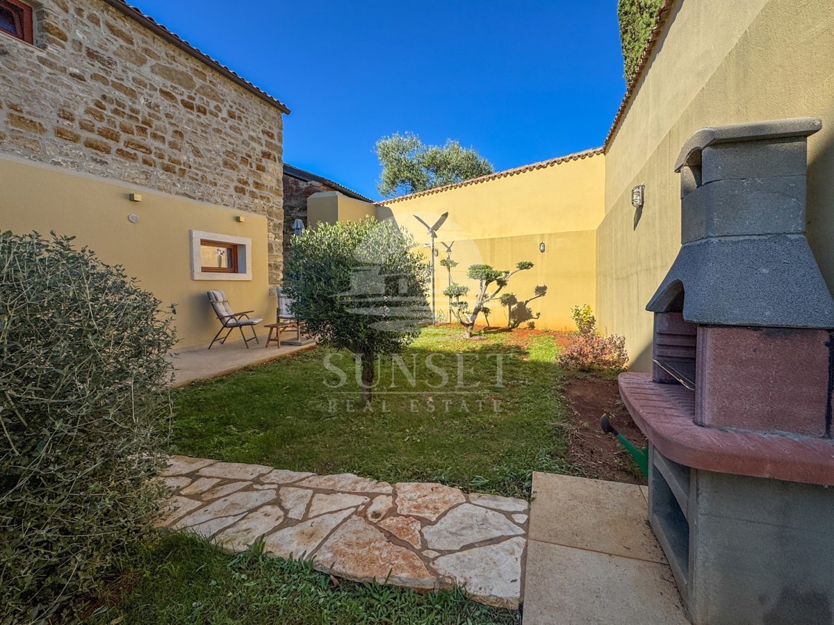 ISTRA, BUJE – KVALITETNO OBNOVLJENA TRADICIONALNA ISTRSKA HIŠA