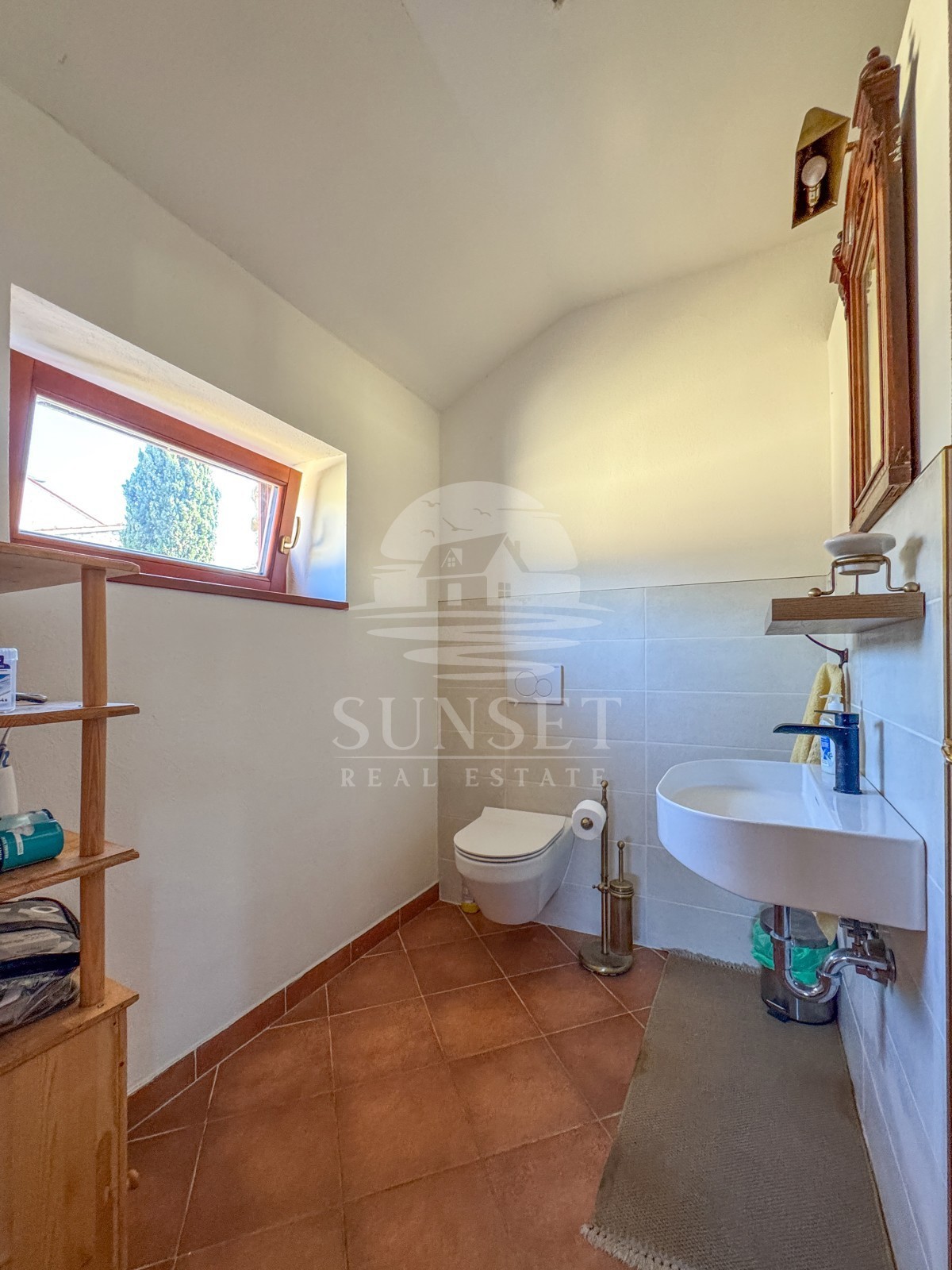 ISTRA, BUJE – KVALITETNO OBNOVLJENA TRADICIONALNA ISTRSKA HIŠA