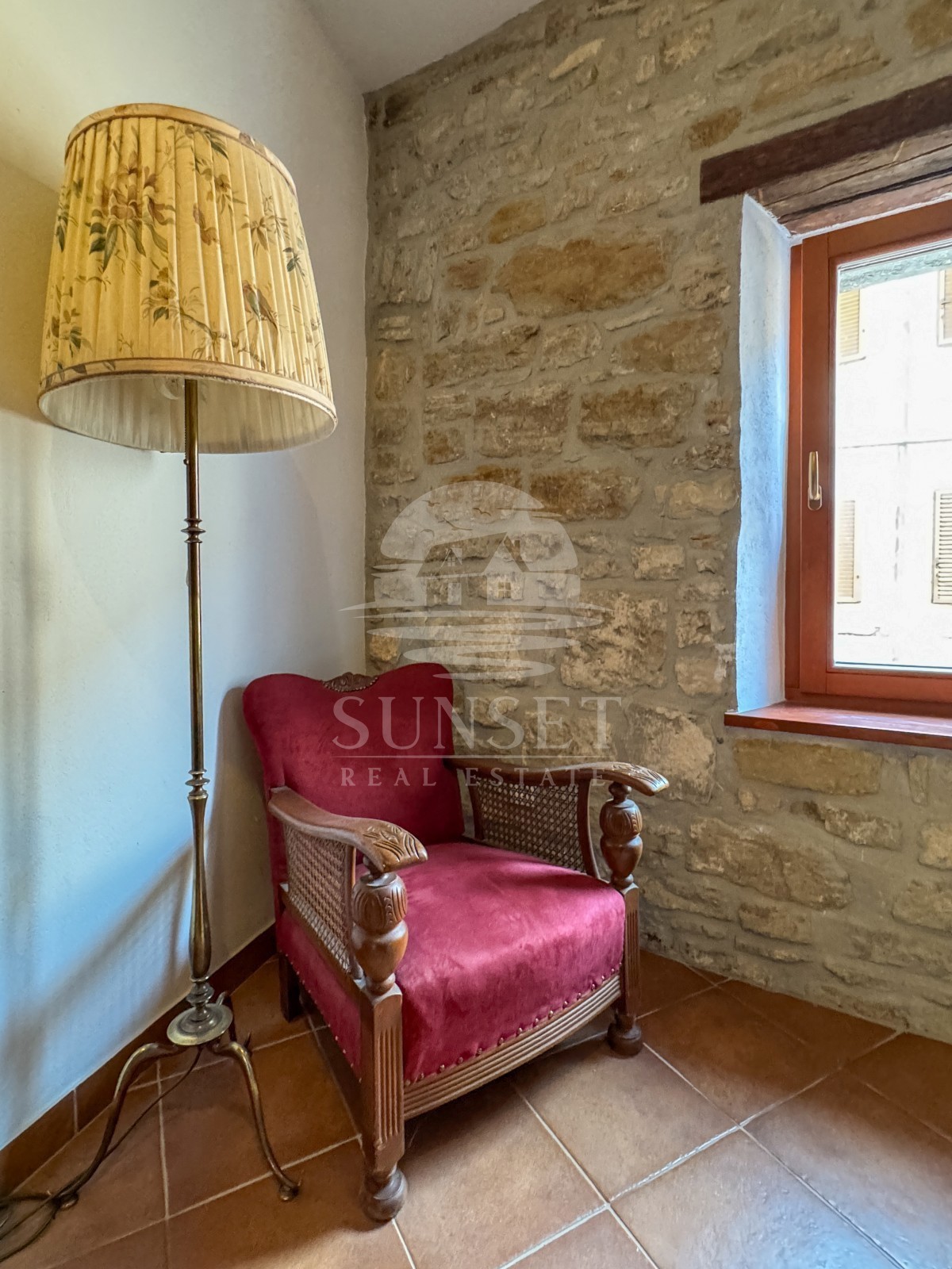 ISTRA, BUJE – KVALITETNO OBNOVLJENA TRADICIONALNA ISTRSKA HIŠA