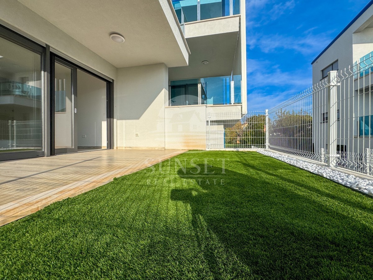 MODEREN APARTMA LE 300 METROV OD MORA (D1)