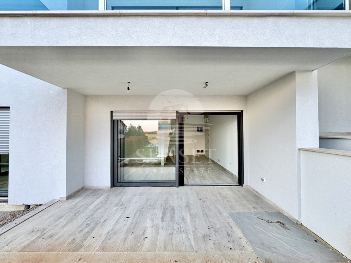 MODEREN APARTMA LE 300 METROV OD MORA (D1)