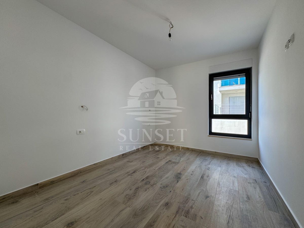 MODEREN APARTMA LE 300 METROV OD MORA (D1)