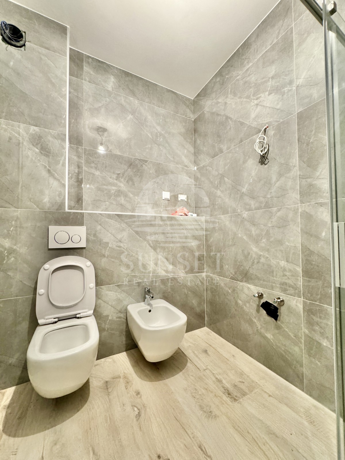 MODEREN APARTMA LE 300 METROV OD MORA (D1)