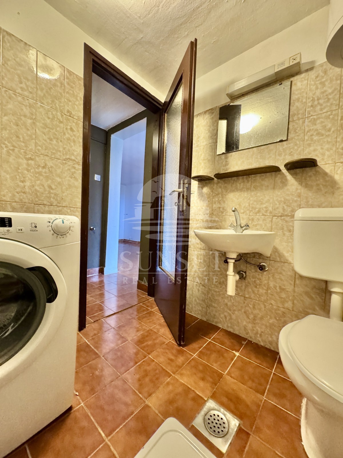 GARSONJERA V MIRNEM DELU BUJ