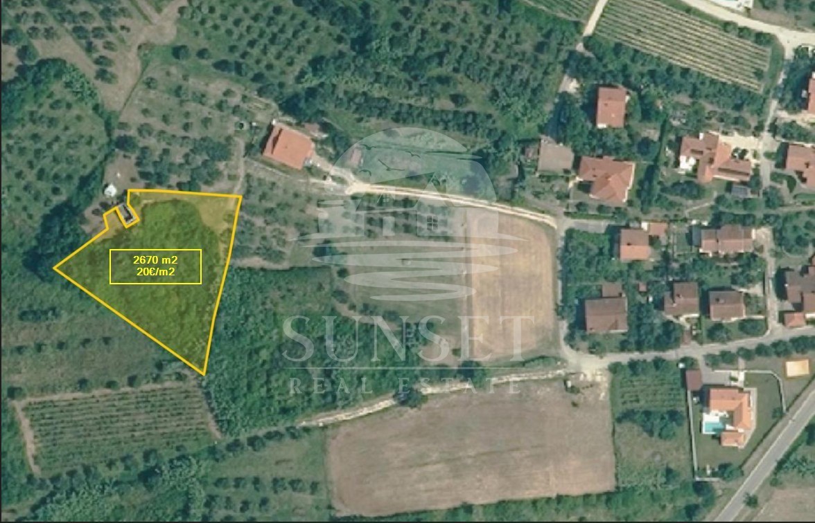 KMEČIJSKO ZEMLJIŠČE NA ROBU ZAZIDLJIVEGA OBMOČJA – 20 € NA M2