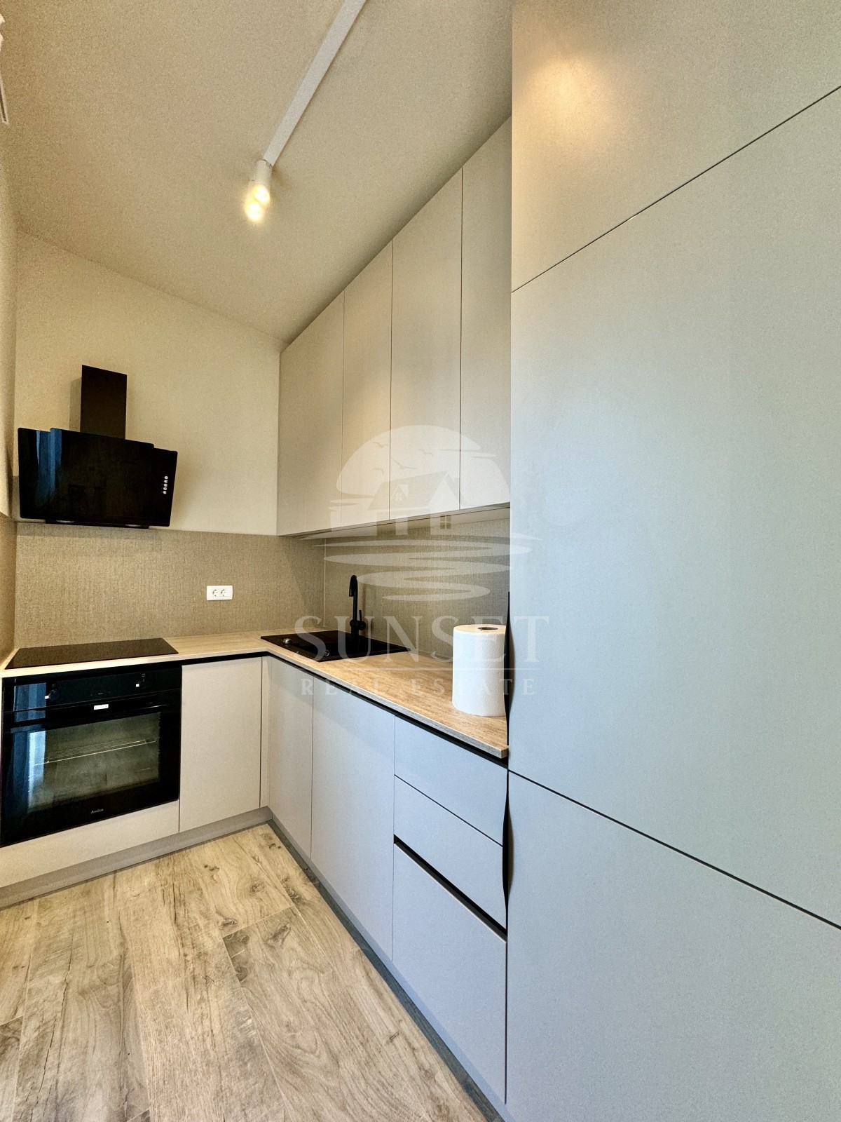 SODOBEN APARTMA LE 300 METROV OD MORJA (E3)