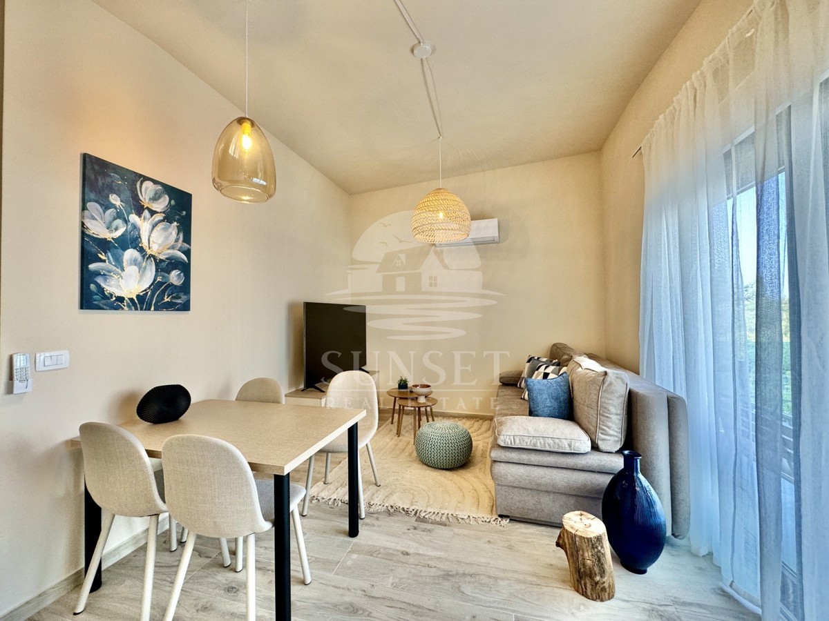 SODOBEN APARTMA LE 300 METROV OD MORJA (E3)