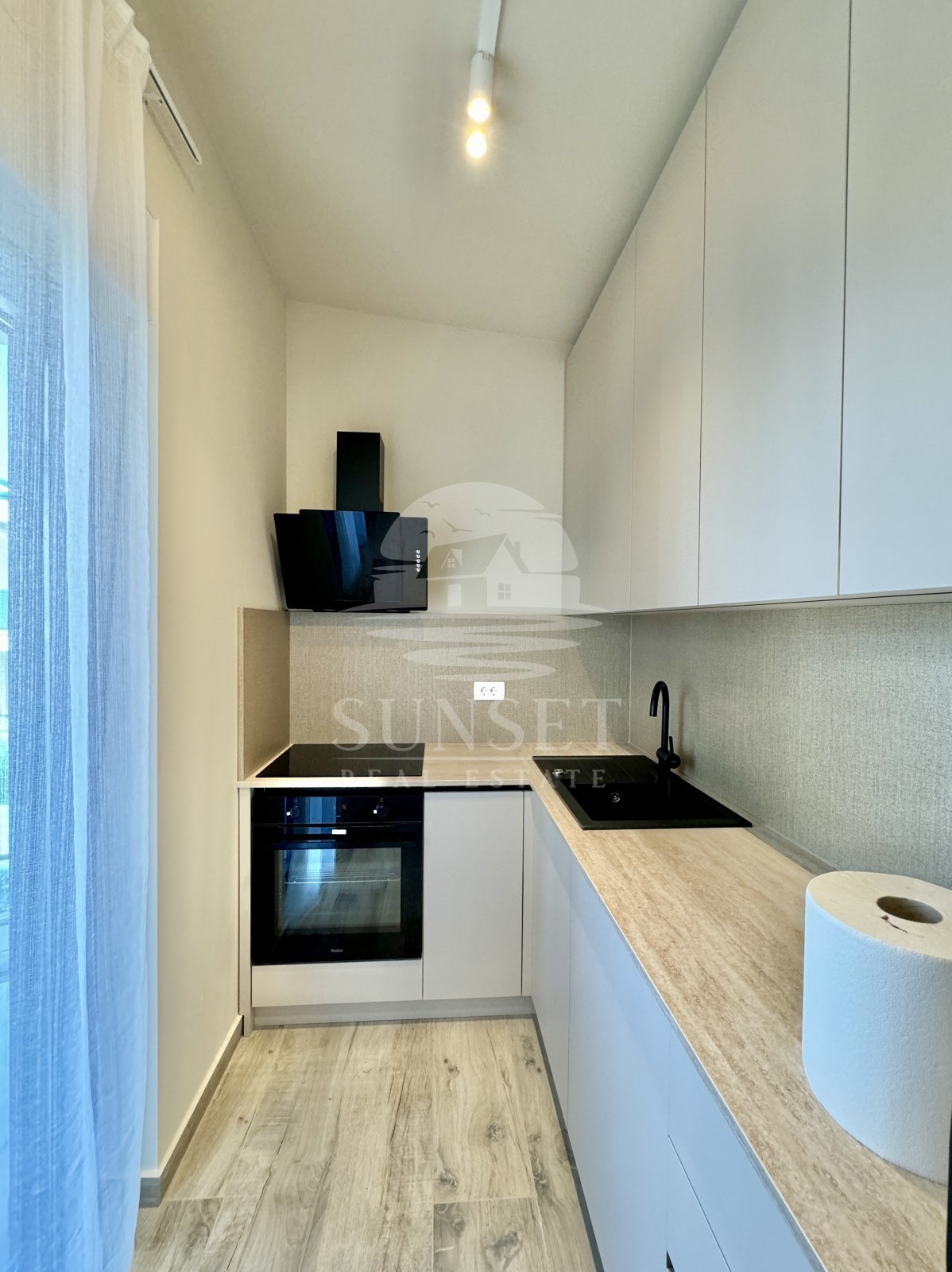 SODOBEN APARTMA LE 300 METROV OD MORJA (E3)