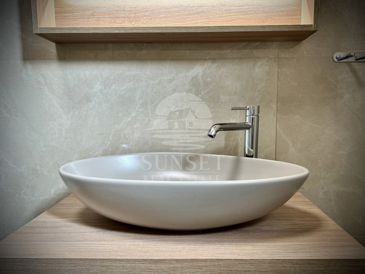 SODOBEN APARTMA LE 300 METROV OD MORJA (E3)