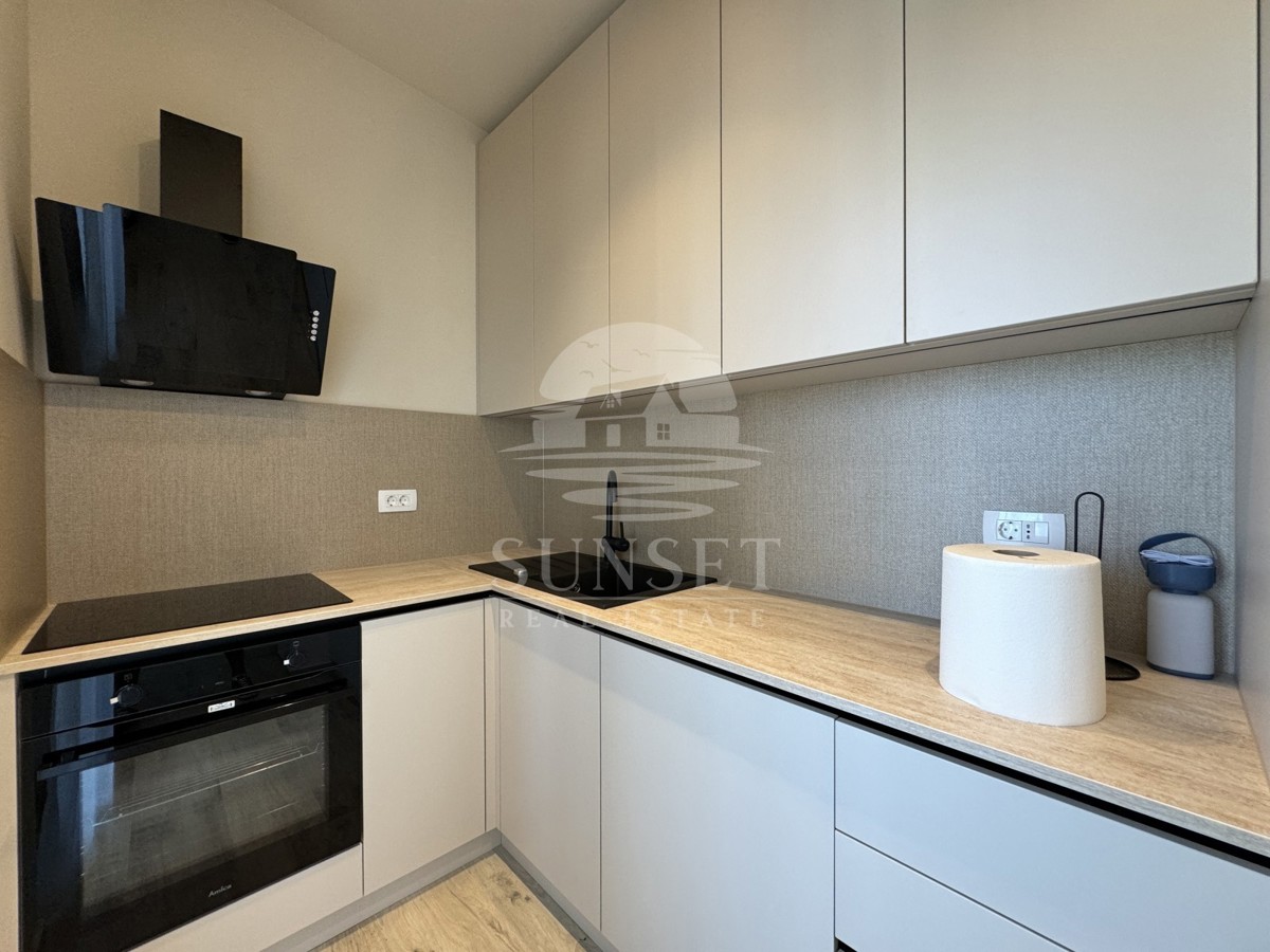 SODOBEN APARTMA LE 300 METROV OD MORJA (E3)