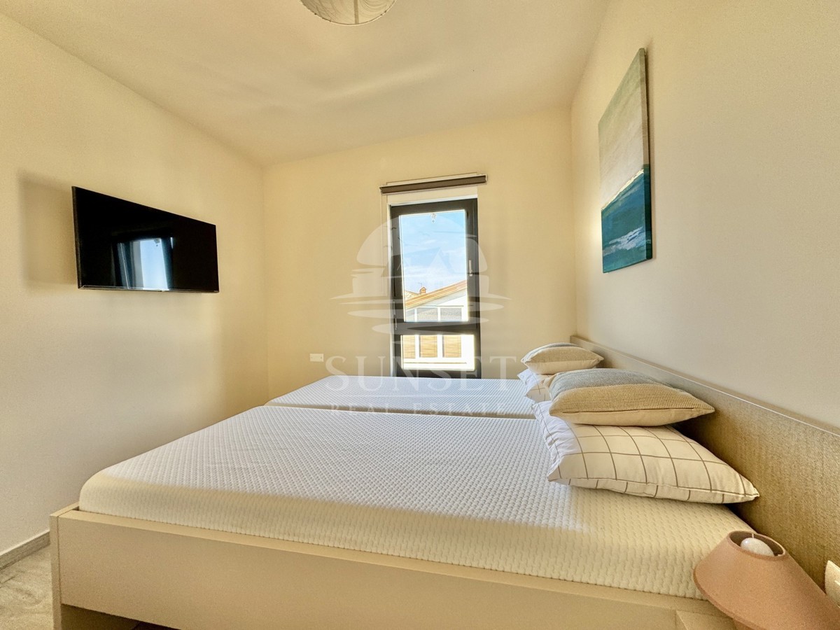 SODOBEN APARTMA LE 300 METROV OD MORJA (E3)