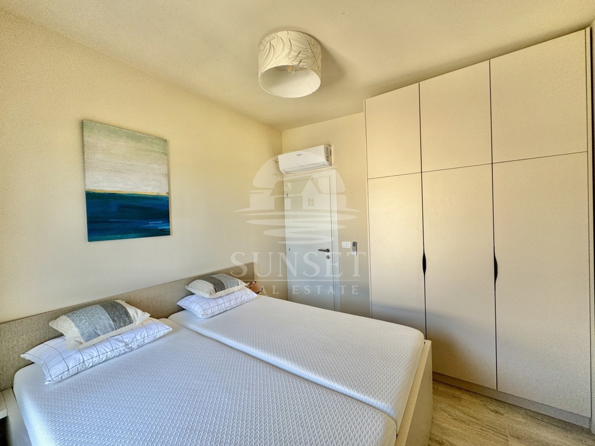 SODOBEN APARTMA LE 300 METROV OD MORJA (E3)