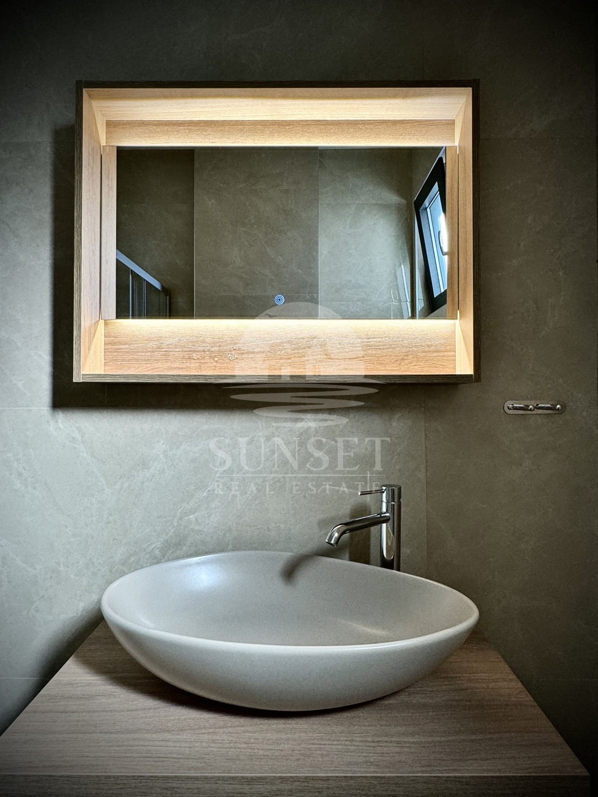 SODOBEN APARTMA LE 300 METROV OD MORJA (E3)