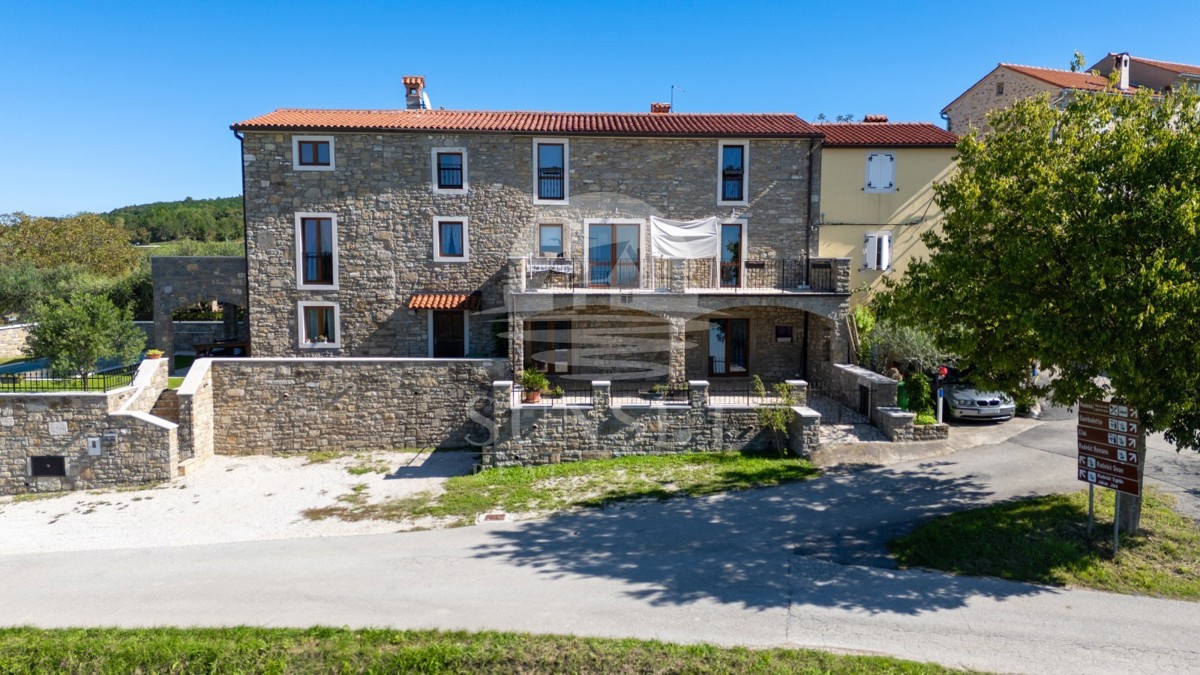 OKOLICA BUJA - KAMNITA ISTRSKA HIŠA Z ODPRTIM POGLEDOM NA MORJE