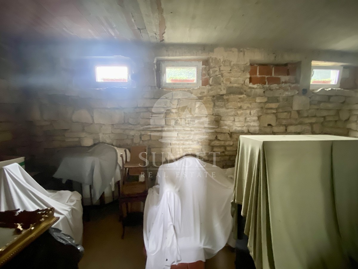OKOLICA BUJA - KAMNITA ISTRSKA HIŠA Z ODPRTIM POGLEDOM NA MORJE