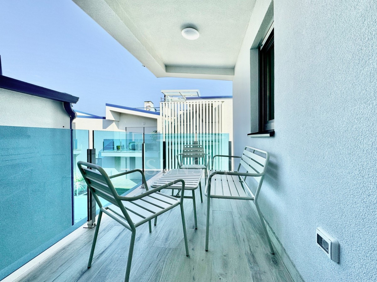 MODERNO STANOVANJE LE 300 METROV OD MORA (E4)