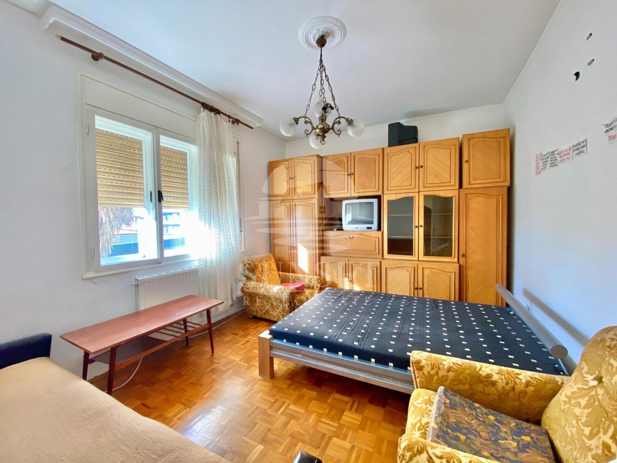 SAMOSTOJNA HIŠA LE 300 METROV OD PLAŽE