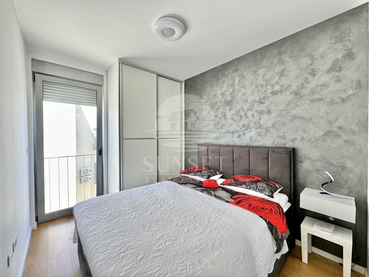 SAVUDRIJA – DVOETAŽNO STANOVANJE S TERASO IN ČUDOVITIM RAZGLEDOM NA MORJE