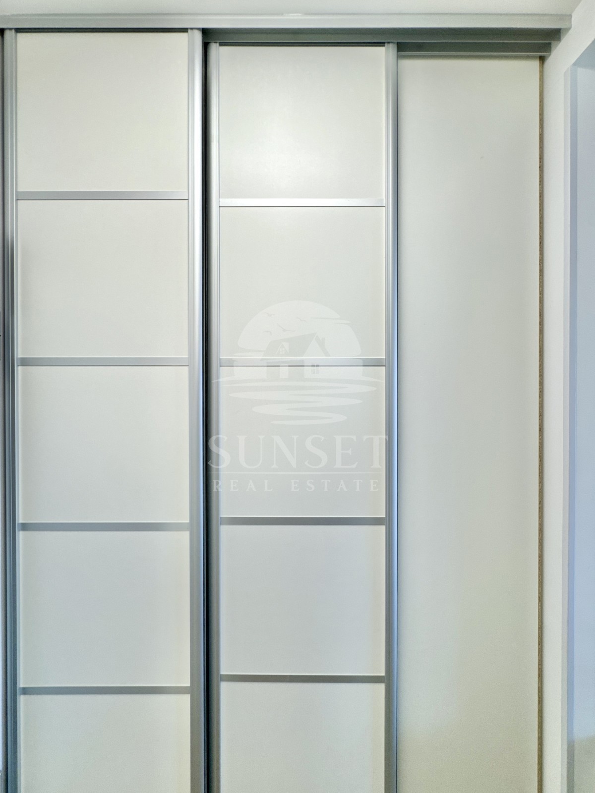 SAVUDRIJA – DVOETAŽNO STANOVANJE S TERASO IN ČUDOVITIM RAZGLEDOM NA MORJE