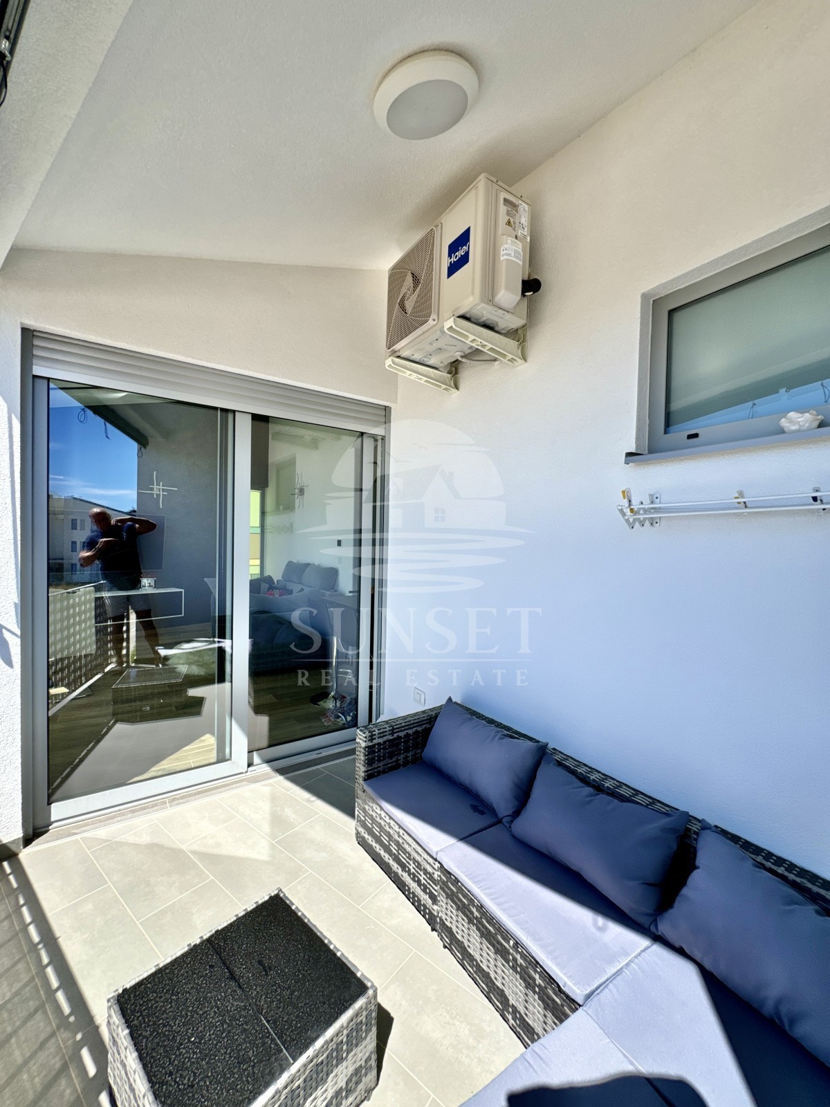 SAVUDRIJA – DVOETAŽNO STANOVANJE S TERASO IN ČUDOVITIM RAZGLEDOM NA MORJE