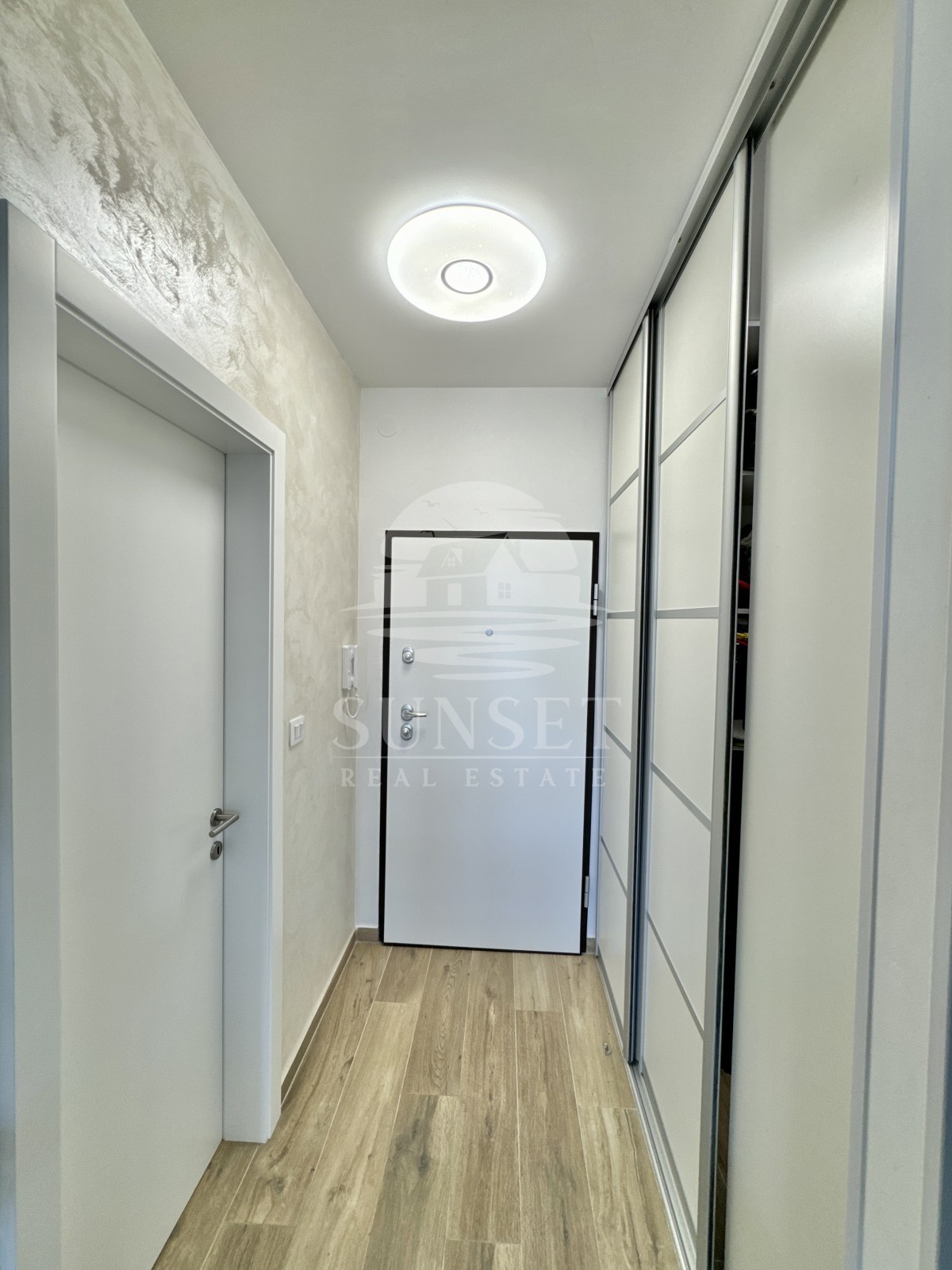 SAVUDRIJA – DVOETAŽNO STANOVANJE S TERASO IN ČUDOVITIM RAZGLEDOM NA MORJE