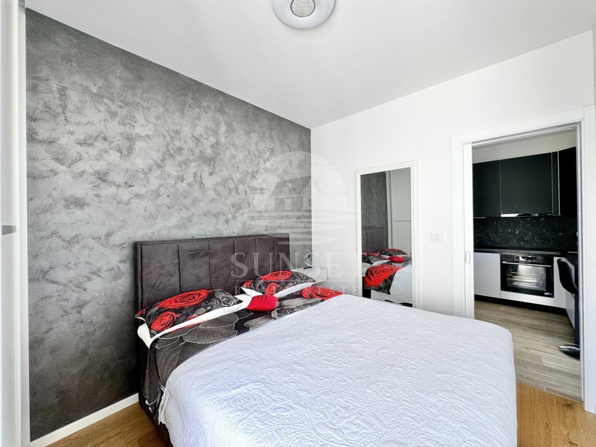 SAVUDRIJA – DVOETAŽNO STANOVANJE S TERASO IN ČUDOVITIM RAZGLEDOM NA MORJE