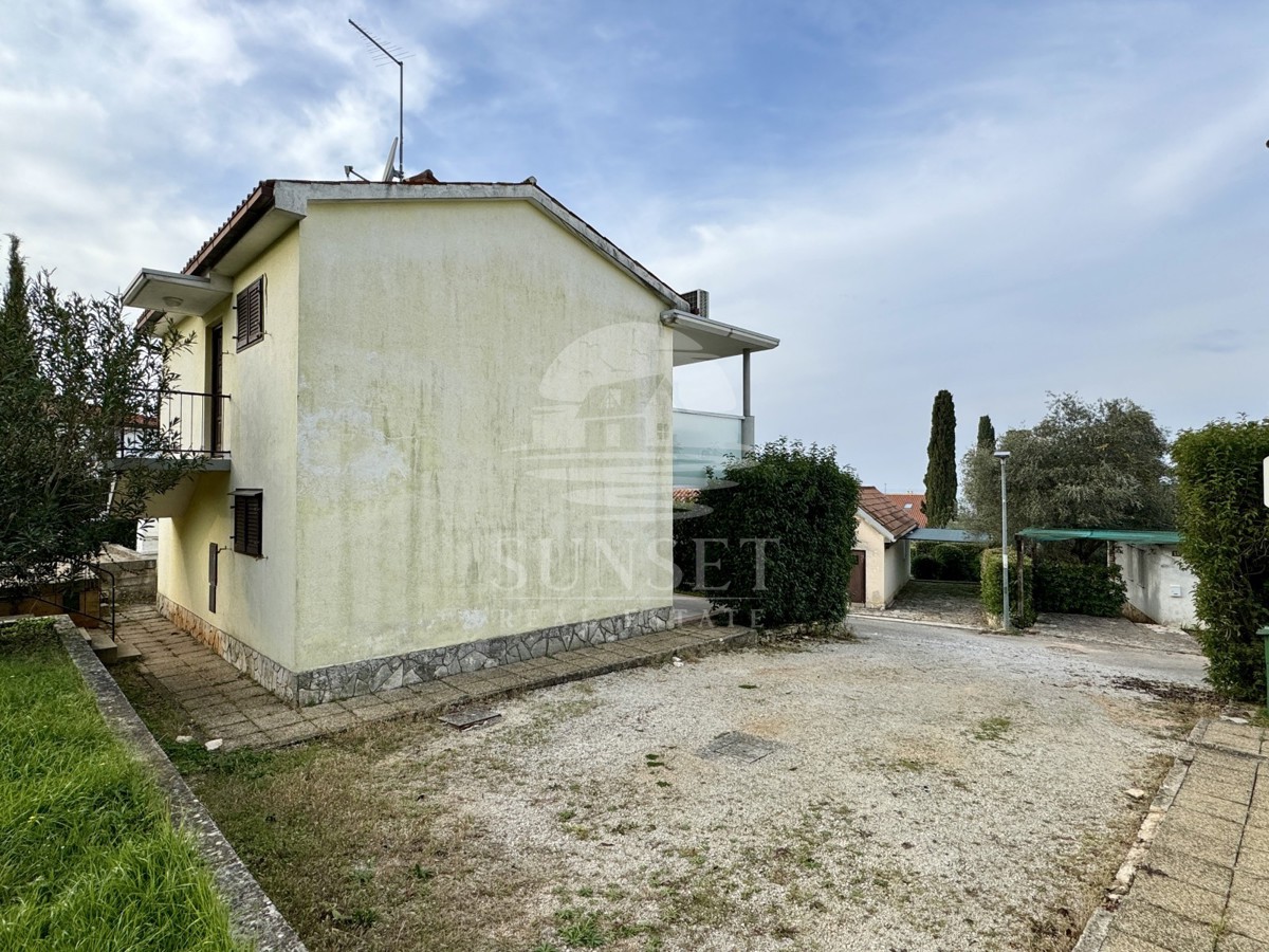 HIŠA NA PRODAJO SAMO 150 M OD MORA V BLIŽINI NOVIGRADA - IDEALNA NALOŽBA